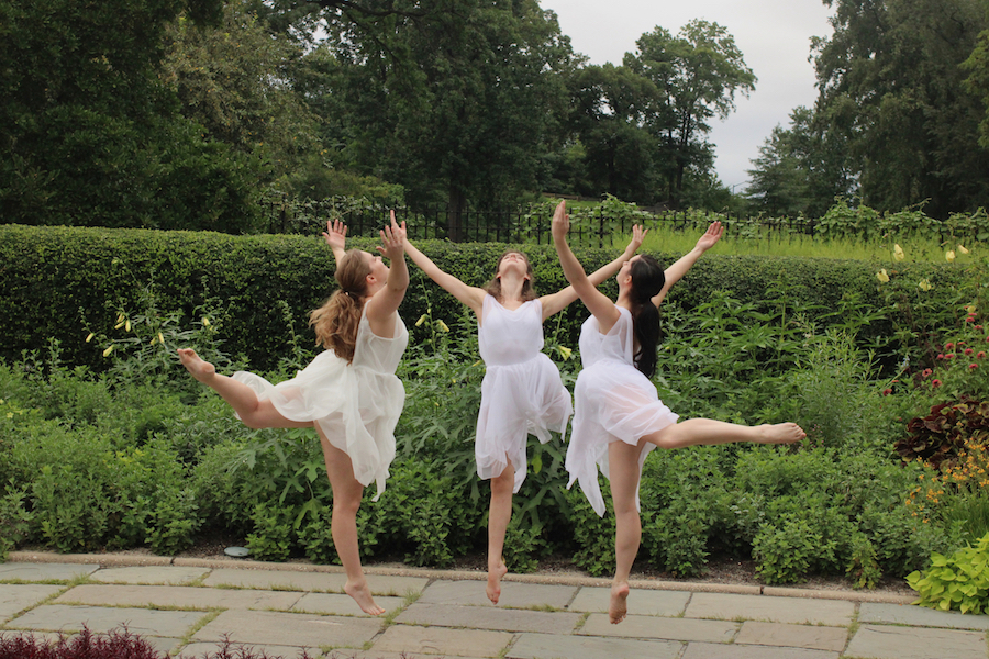 Trio dancing Choeur Dansé